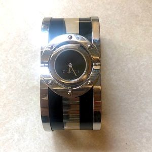 Gucci women’s twirl watch